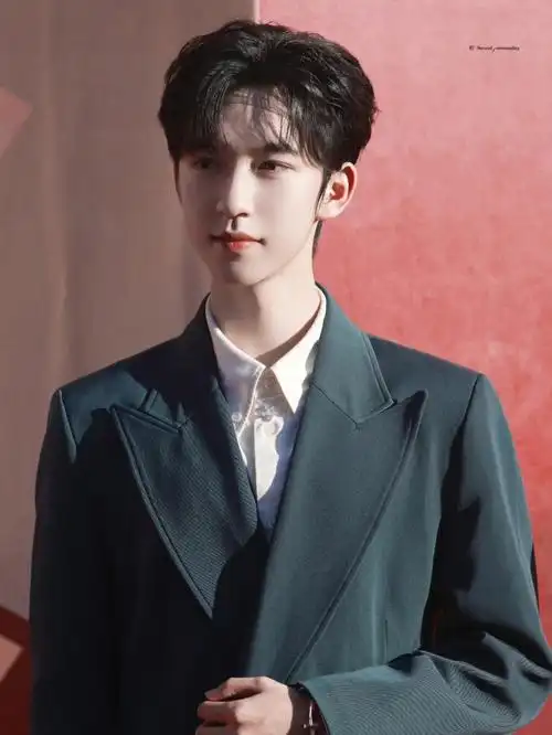 期待主持人贺峻霖