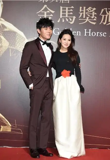 回顾伊能静出轨黄维德被渣改嫁小十岁老公婆婆把她当亲女儿