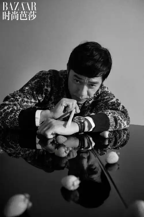 梁朝伟黑白色系生活感大片_凤凰网时尚_凤凰网