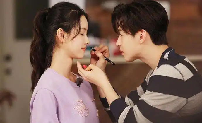 刘宪华陈都灵互相喜欢吗 henry花式撩妹自曝对其一见钟情 刘宪华陈