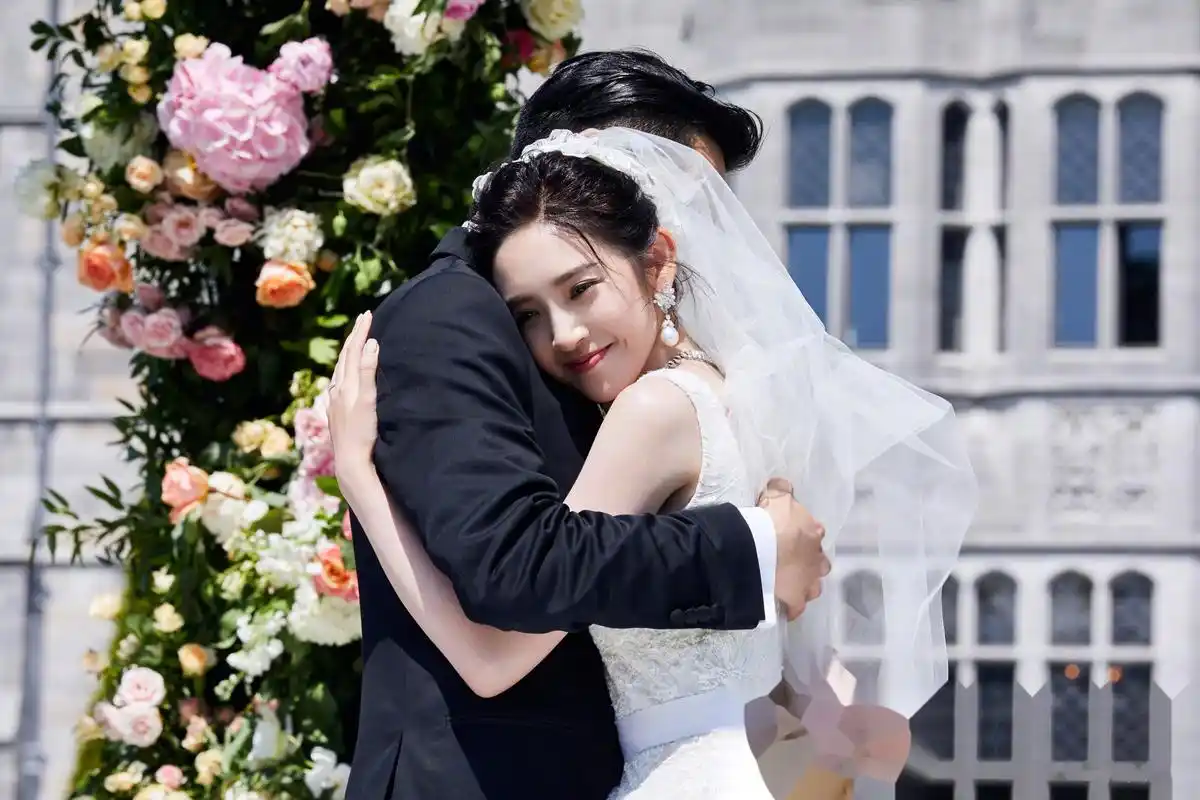 团井柏然,刘昊,郭麒麟,颜值超高伴娘团宋茜,沈梦辰,李沁与新人张若昀