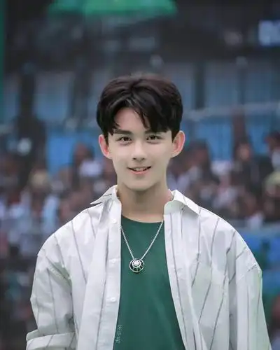 年轻的男艺人是不是还是清爽最好看?