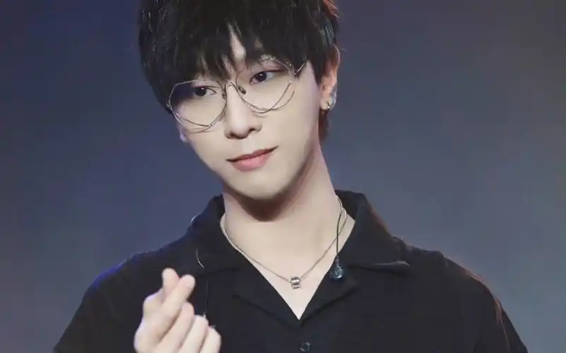 景向谁依太欲了罒ω罒居然会有人说景霸霸不会唱rap来听inging