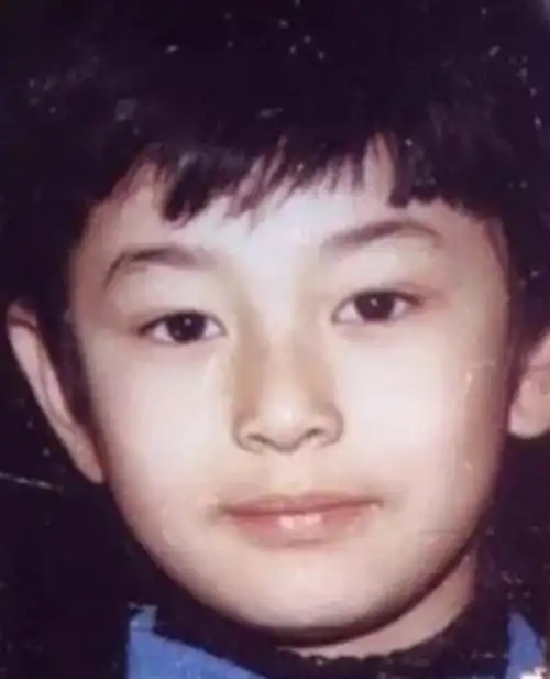 小时候明星的照片大全(明星小时候照片头像)