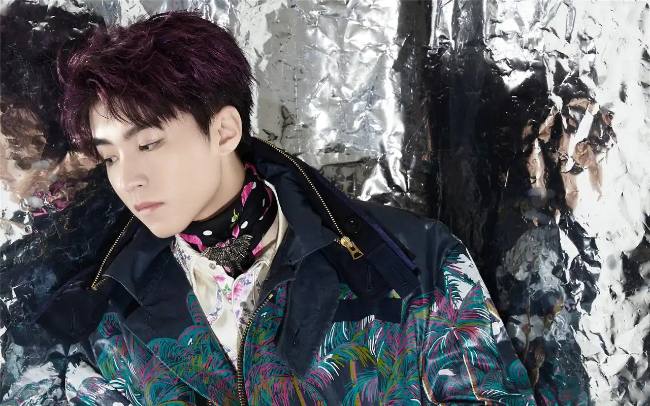 会# 时间的切片推进到未来,在满是机械感的氛围之下,tfboys-王俊凯