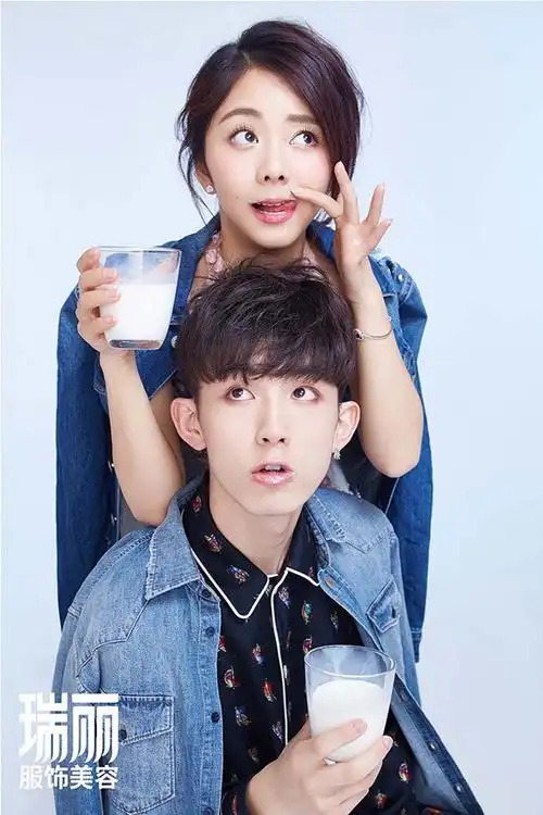 郭俊辰谭松韵情人节大片曝光 示范甜蜜日常