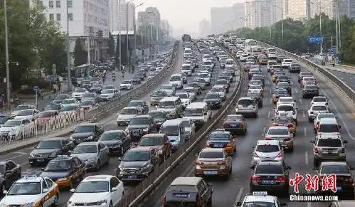 五一假期各地迎出行高峰