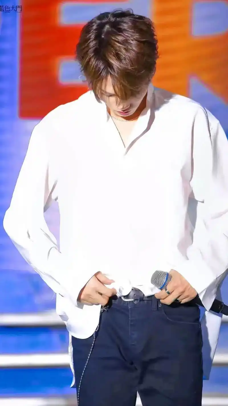 😍.#林彦俊 #白衬衣 #ninepercent#巡演   - 抖音