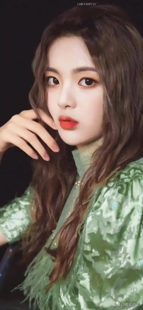 校花少女-杨超越全图写真合集_中国_代表作品_内地