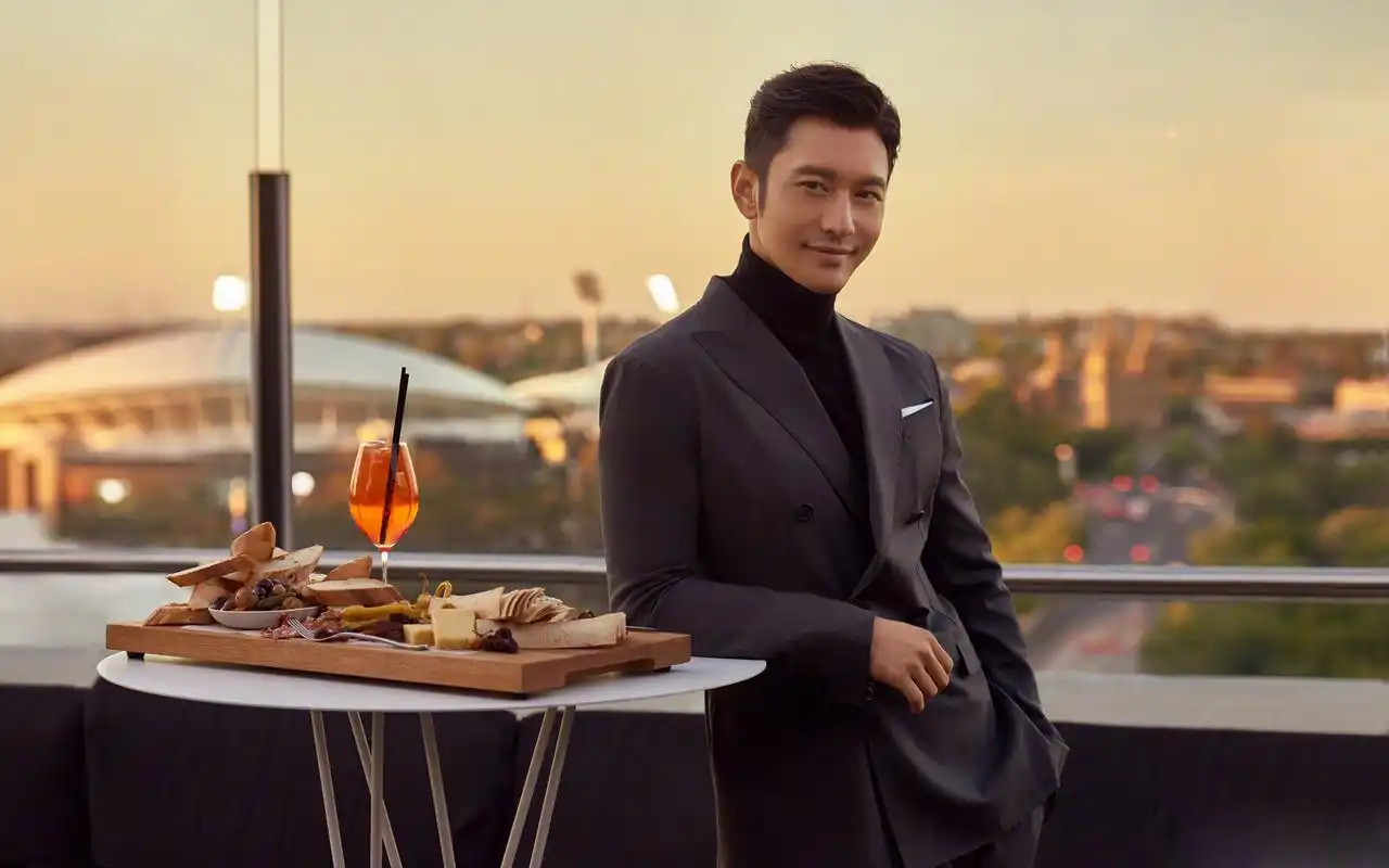 黄晓明澳大利亚野生动物合影高清壁纸