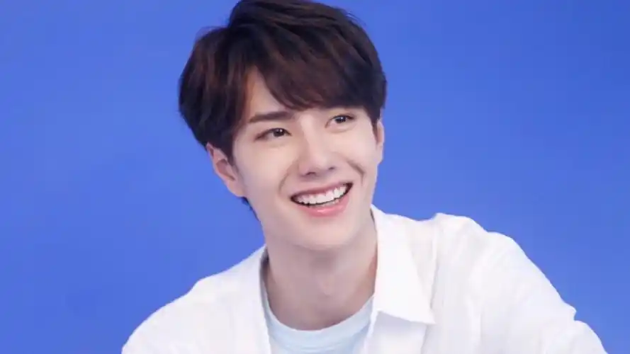 五官精致帅气迷人!多种风格都能驾驭!