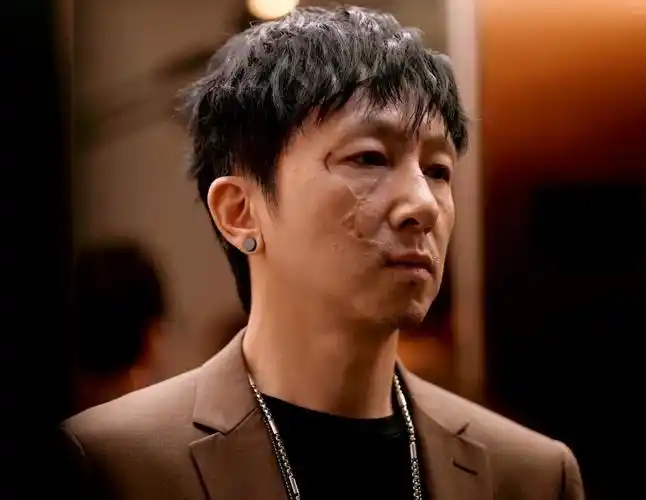 孙红雷是他的贵人,吴京是他发小,《扫黑风暴》捧红周晓鸥__凤凰网