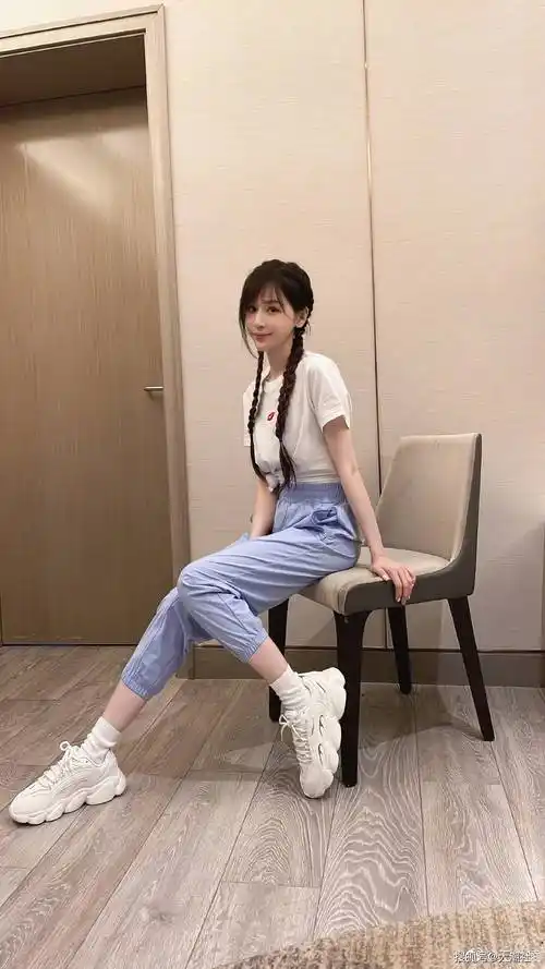 王心凌12岁嫩照曝光登节目飙舞跳disco实力超强