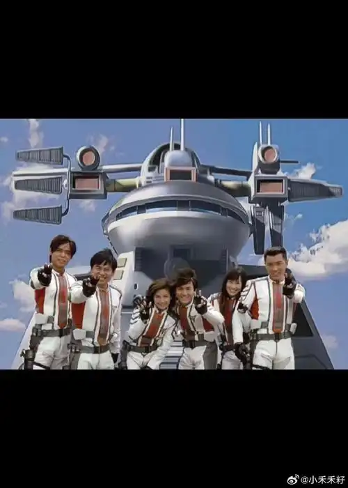 起猛了看到迪迦当车模了##奥特曼再就业成车模了