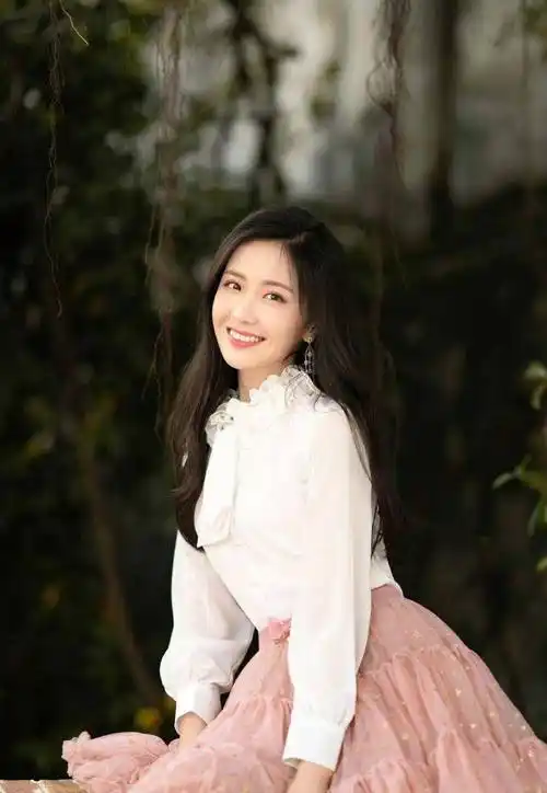 王艺瑾,笑容甜美可人的"甜美系"女神