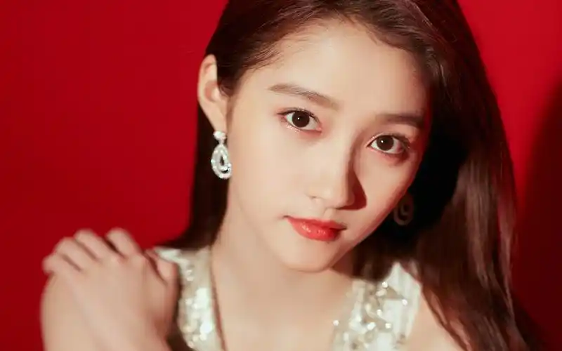 关晓彤优雅纱裙性感图片桌面壁纸