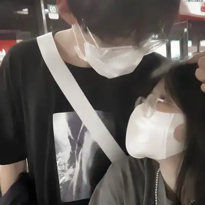 双人情侣头像一人一半真人甜蜜图片