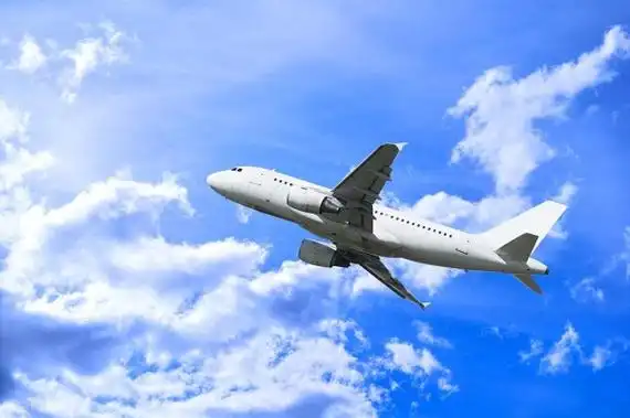 为什么飞机起飞后,空姐会偷偷把头等舱布帘拉上?看完心跳加速!