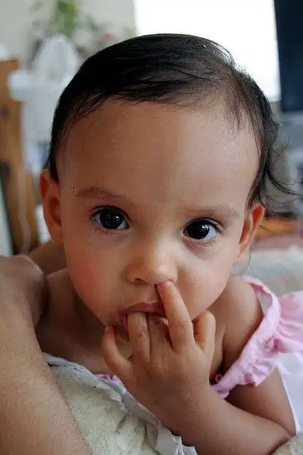 宝贝挖鼻孔类型