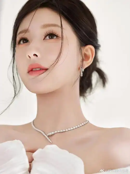 元宵节女明星营业图##女明星元宵营业照