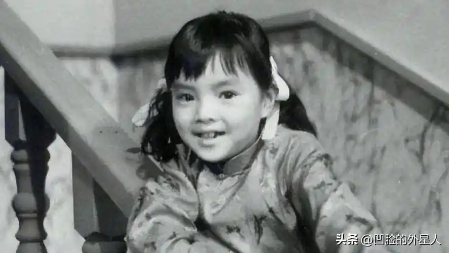 刘晓庆本人的童年生活是非常励志的,她几乎没有闲着,从懂事的时候开始