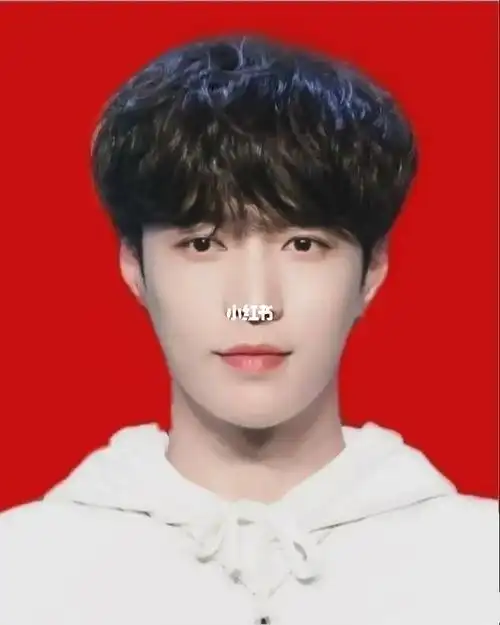 分享张艺兴证件照!