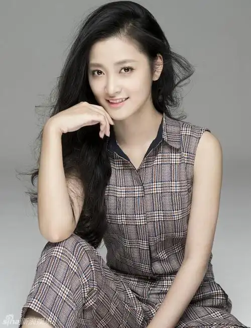 肖婷佳清新写真简约时尚