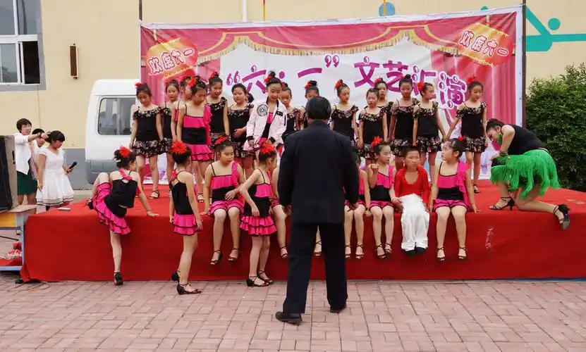 【原创】六一节花絮——上台演出