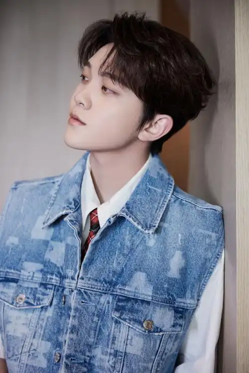 张星特超话97#海山日月音乐节#  活力清爽,随性无限,少年自在如风.