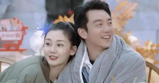 郑恺老婆苗苗高调晒迪士尼游玩视频消费态度引网友热议