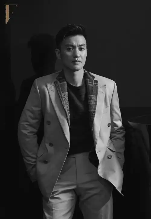 周一围成熟帅气写真图片69