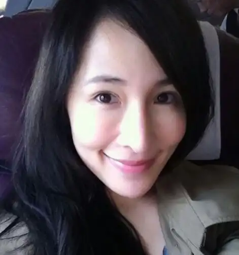 萧亚轩晒素颜照 证实与小的13岁男朋友已分手