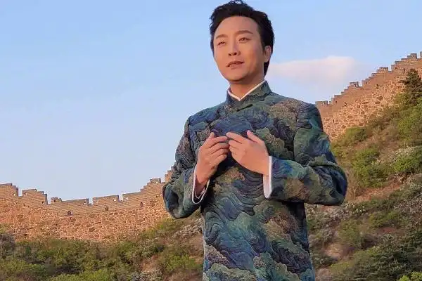 李玉刚个人简介