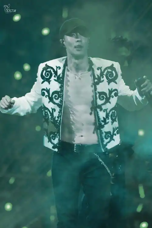 231111 张艺兴广州演唱会 腹肌18p#张艺兴广州演唱会##张艺兴演唱会