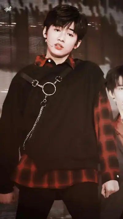 宋亚轩 王牌主唱. 魅力狙击手. 图源水印侵删.