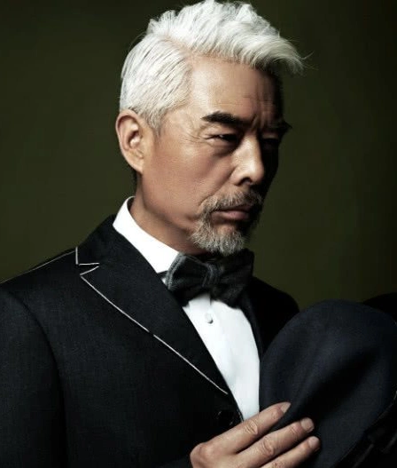 李连杰因病老成这样,年近70岁的他却活成这样,网友:真男神