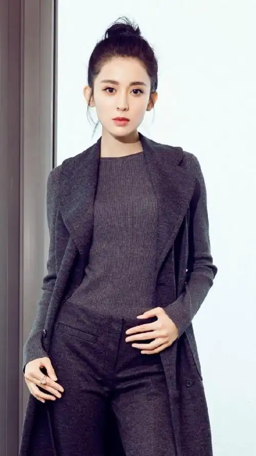 古力娜扎丸子头毛衣写真手机锁屏壁纸