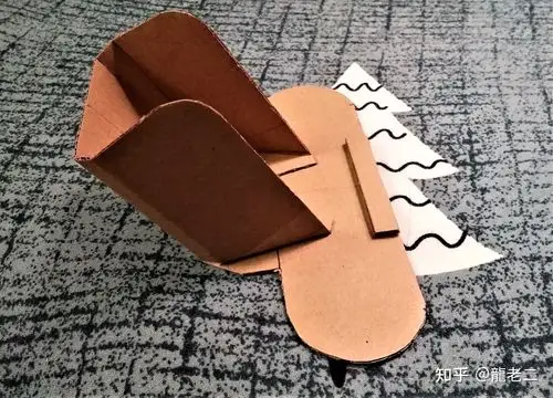 闲置纸板制作简易手机支架 - 知乎