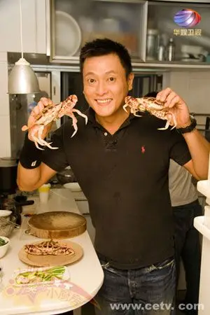硬汉魏骏杰华娱节目大秀厨艺图