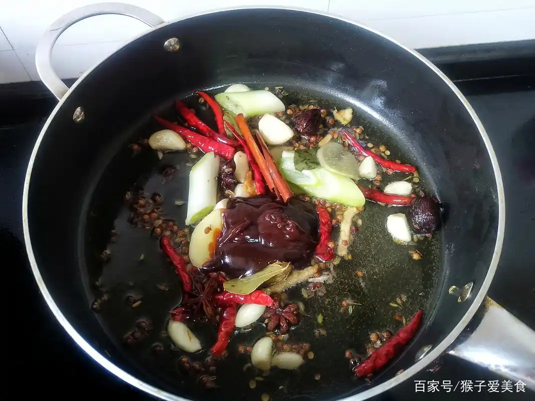 秘制卤鸭货做法,从配料到卤水熬制,过程详细,学会后再也不用买