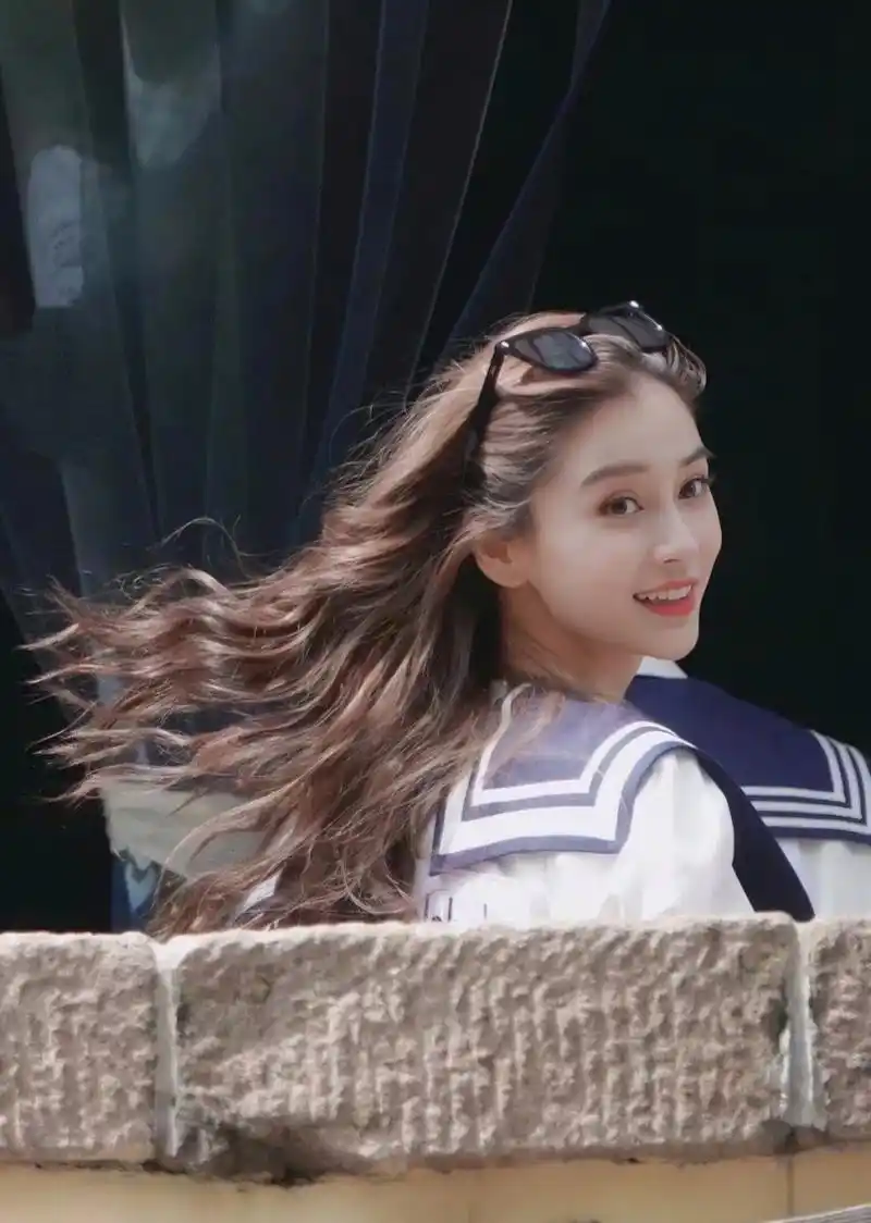 杨颖跑男路透出圈神图,青春无敌,这造型可以演校园剧女主了#娱乐大赏