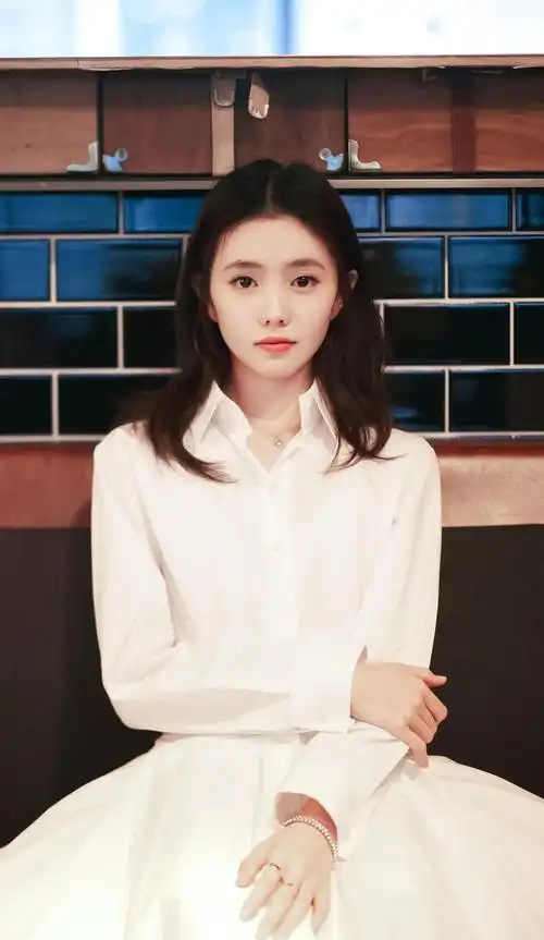 影视演员刘浩存清纯可人