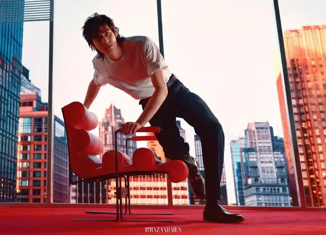 宋威龙芭莎男士五月刊封面