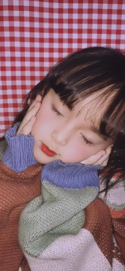 可爱俏皮萌娃高清手机壁纸