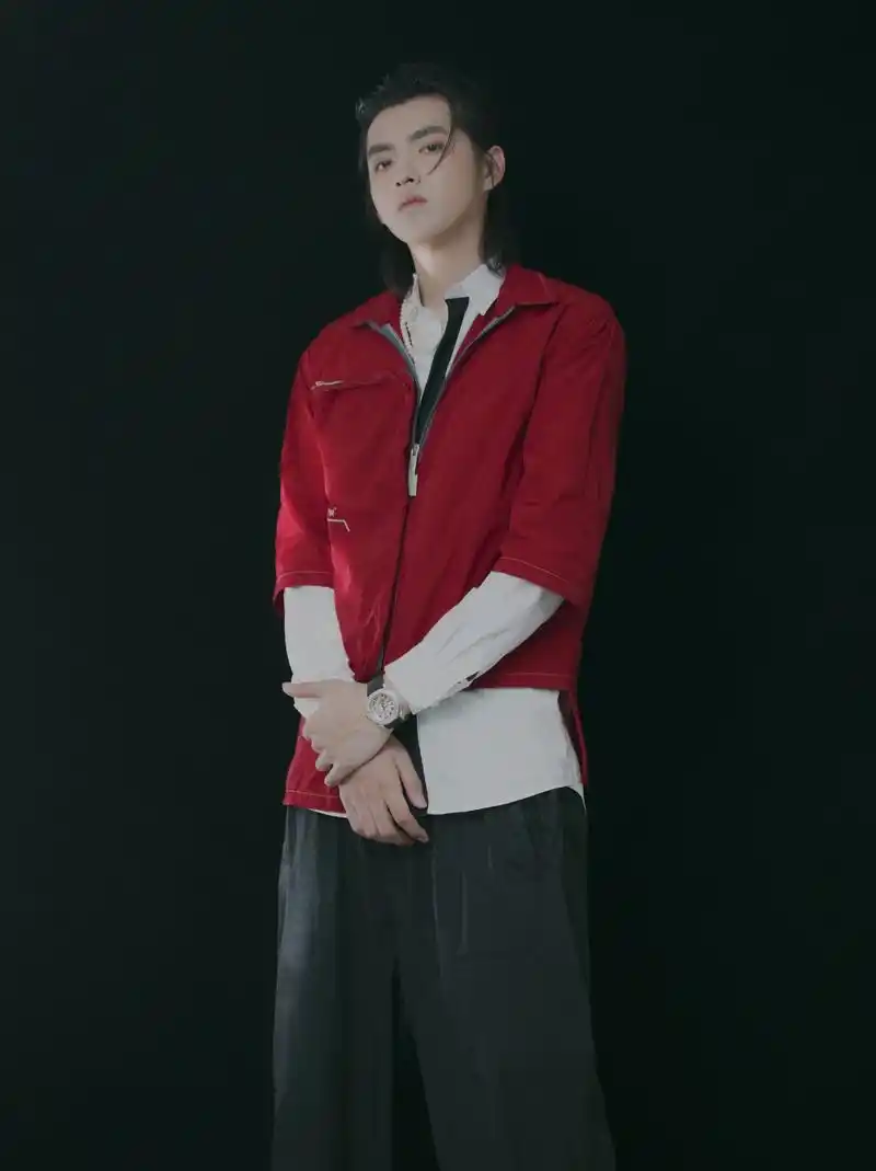 吴亦凡为《中国新说唱》创作的全新单曲《破晓》已上线.