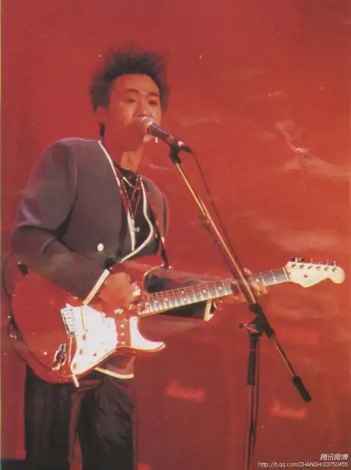 发你张你认为黄家驹最帅的图片 不要应付