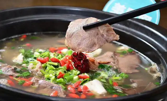 牛肉清汤配牛肝丸