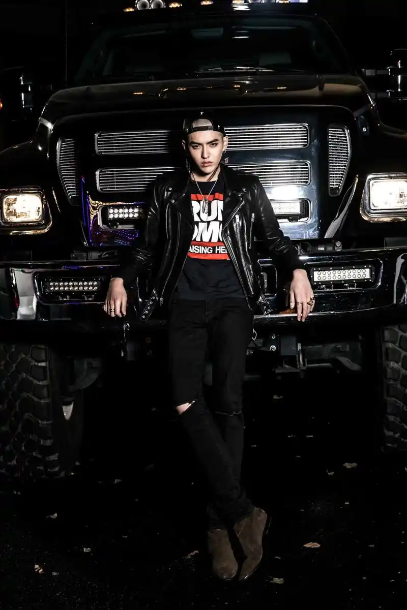 吴亦凡生日见面会倒计时何炅将担任主持