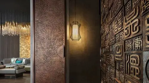 这家中式宫廷风餐厅的设计集奢华复古和摩登时尚于一身