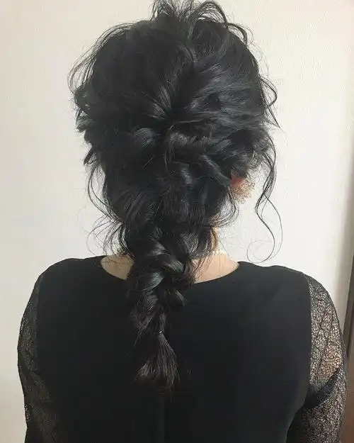 2018最流行的编发发型大方又简洁